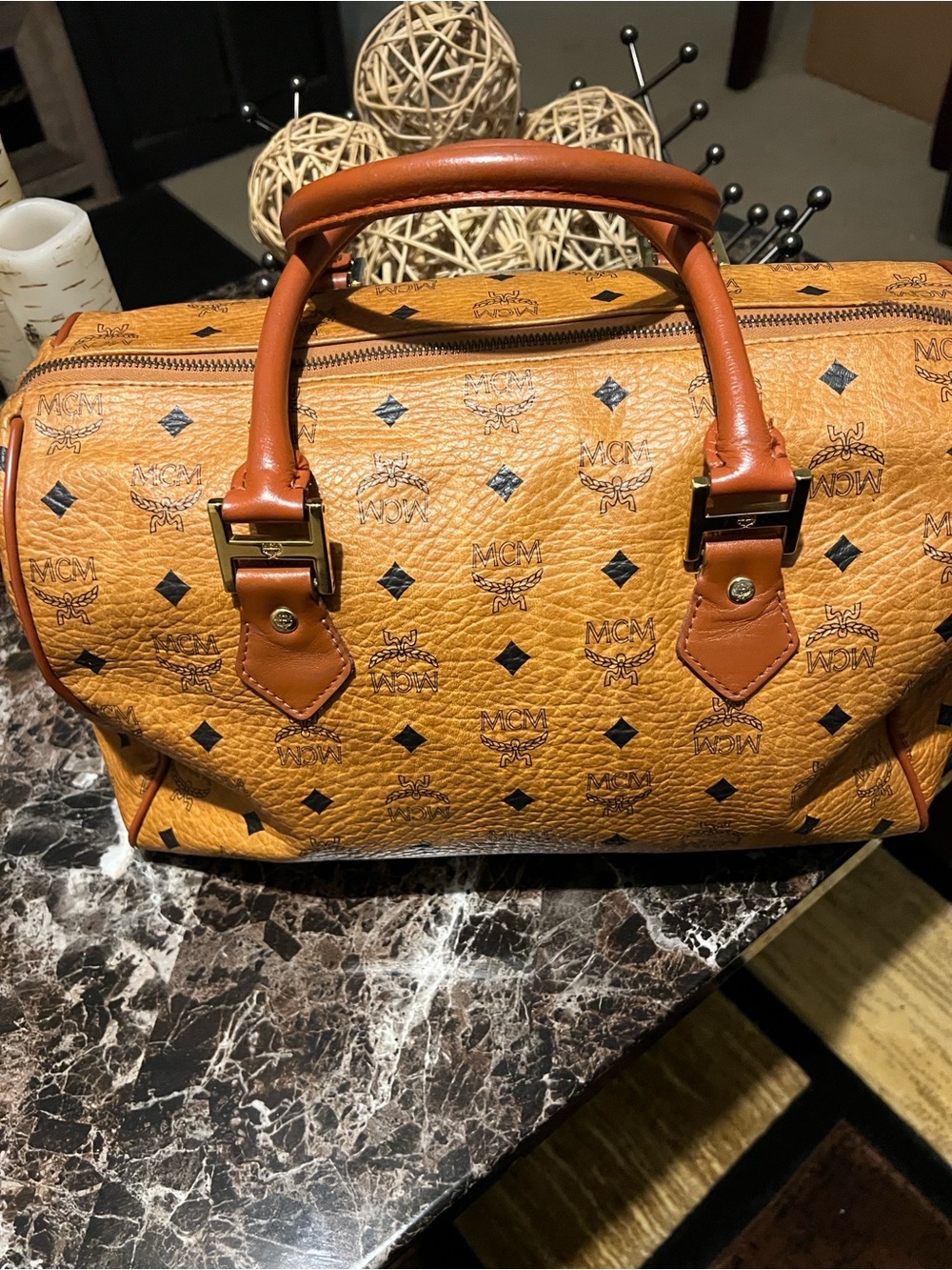 MCM Cognac Visetos Barrel Duffel with Tan Handles like a speedy 35 - Picture 3 of 12